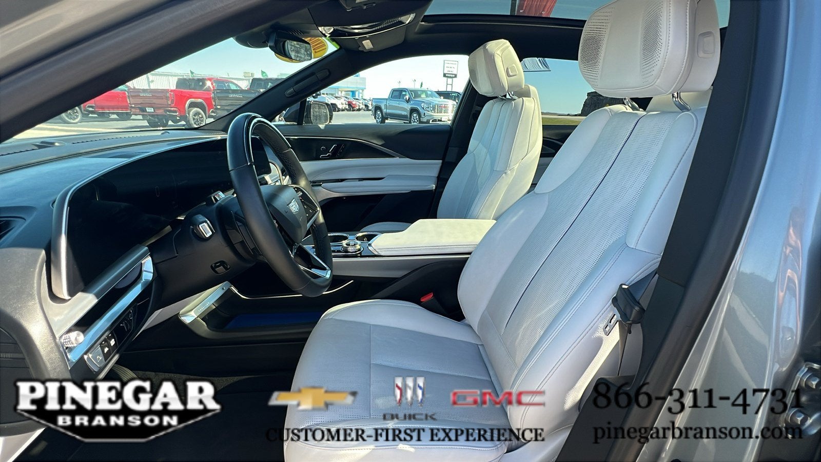2024 Cadillac LYRIQ Sport 2